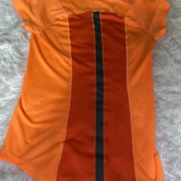 Nike running top - Picture 2 of 3